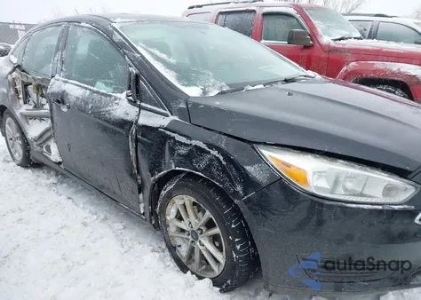 2016 Ford Focus Se z USA, uszkodzony, nr VIN 1FADP3F25GL404336